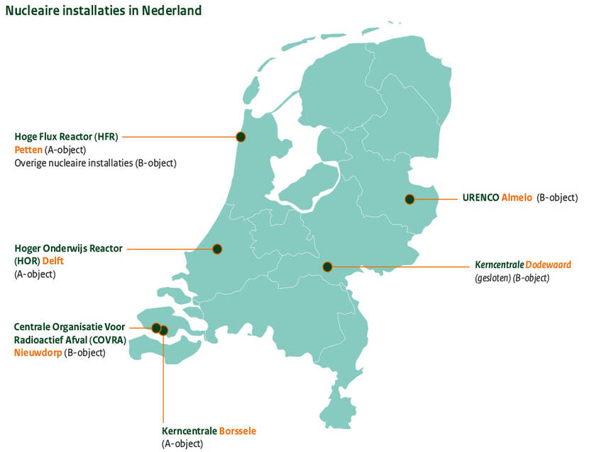Kaart van Nederland met nucleaire installaties: A en B objecten. Bij klikken op de afbeelding opent de vergroting.