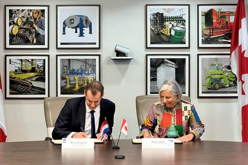 Canadian Nuclear Safety Commission-voorzitter Rumina Velshi en Marco Brugmans, plaatsvervangend voorzitter van de ANVS, ondertekenen het Memorandum of Understanding
