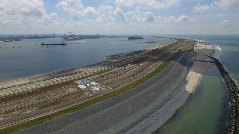 Luchtfoto van de tweede Maasvlakte